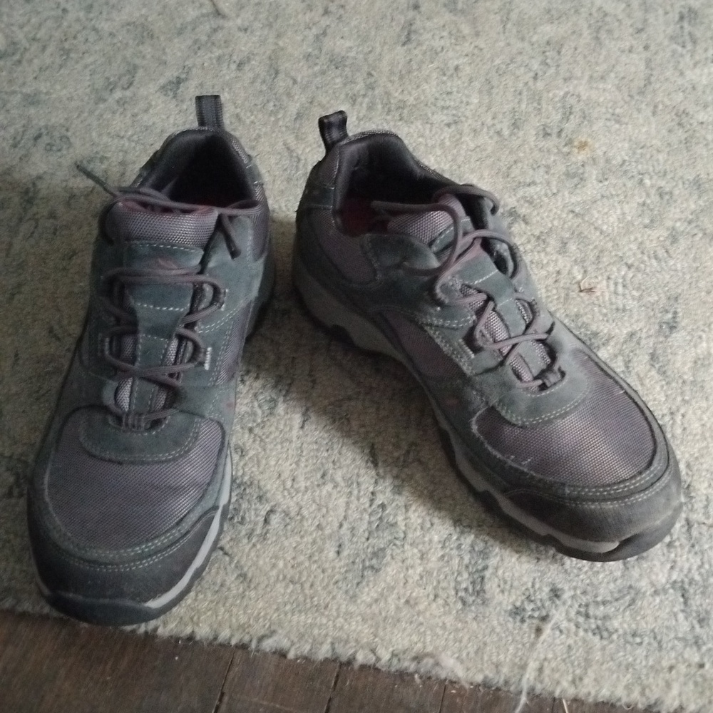 LL Bean Sz 11.5 Men's Gray Athletic Shoes
